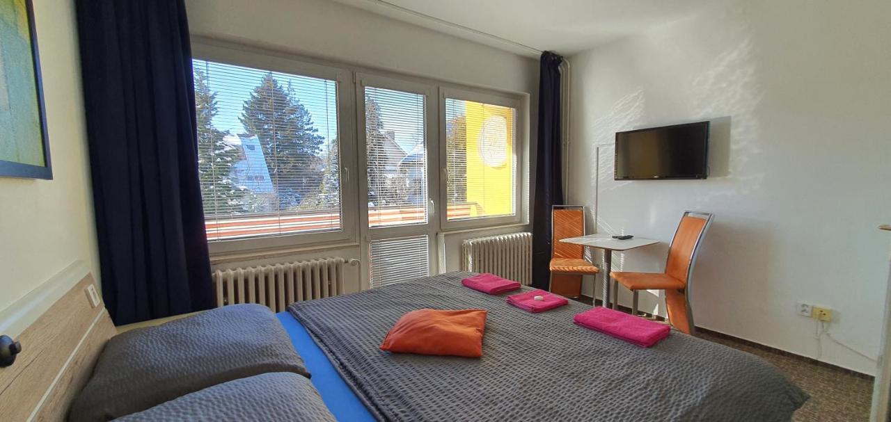 Hotel M-Tourist Praga Zewnętrze zdjęcie