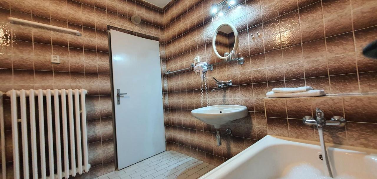 Hotel M-Tourist Praga Zewnętrze zdjęcie